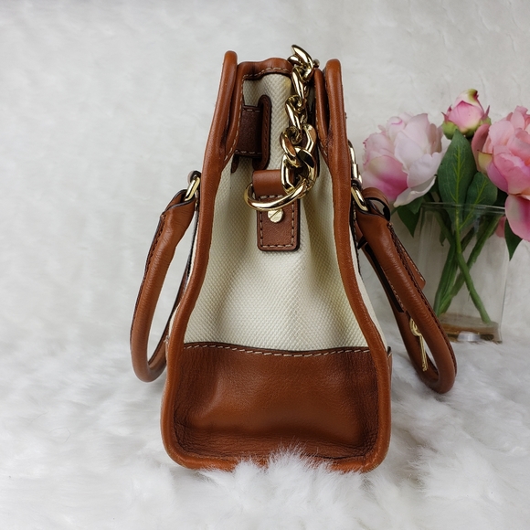 Michael Kors Hamilton Tote - Picture 8 of 15